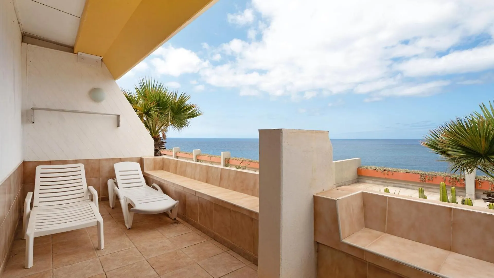 Apto 108 Wonder Located In Front Of The Sea With Swimming Pool Apartment Arona   Arona (Tenerife)